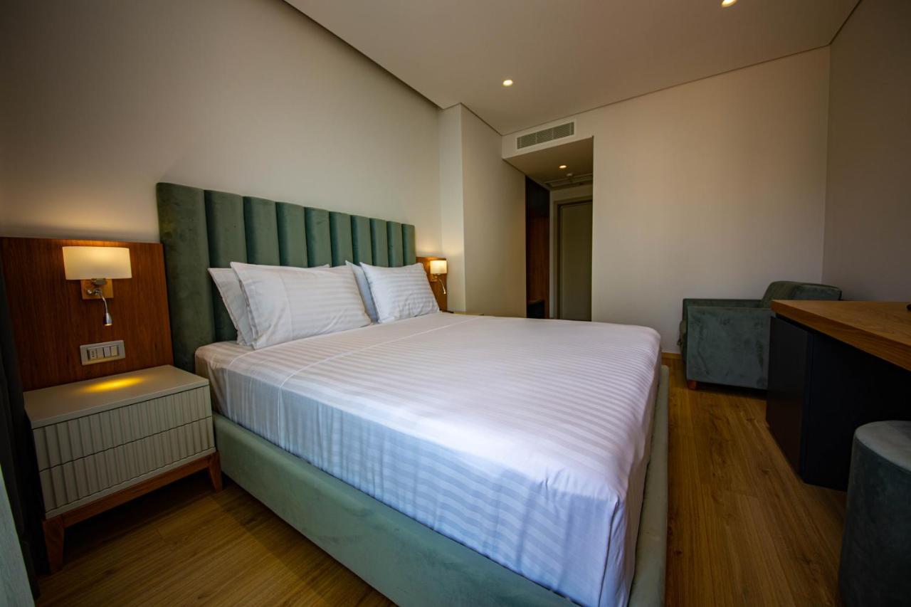 El Primero Hotel Sarande Bagian luar foto