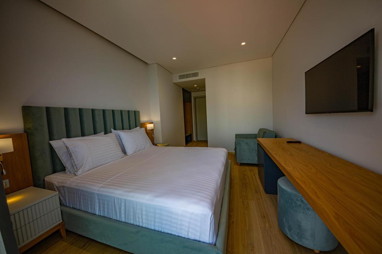 El Primero Hotel Sarande Bagian luar foto